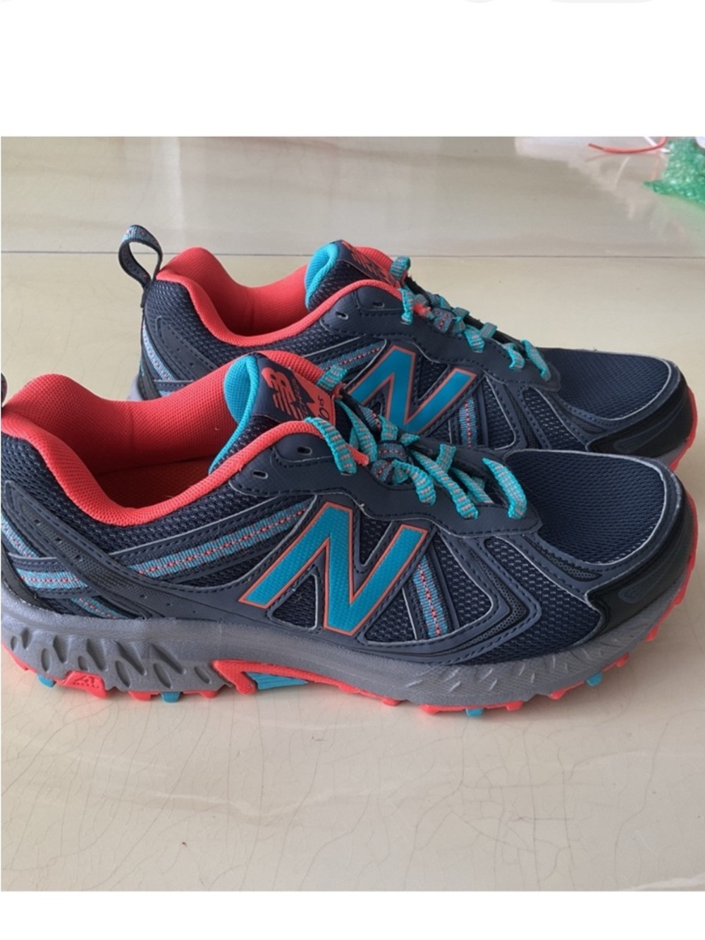 Women’s New Balance Shoes EUC